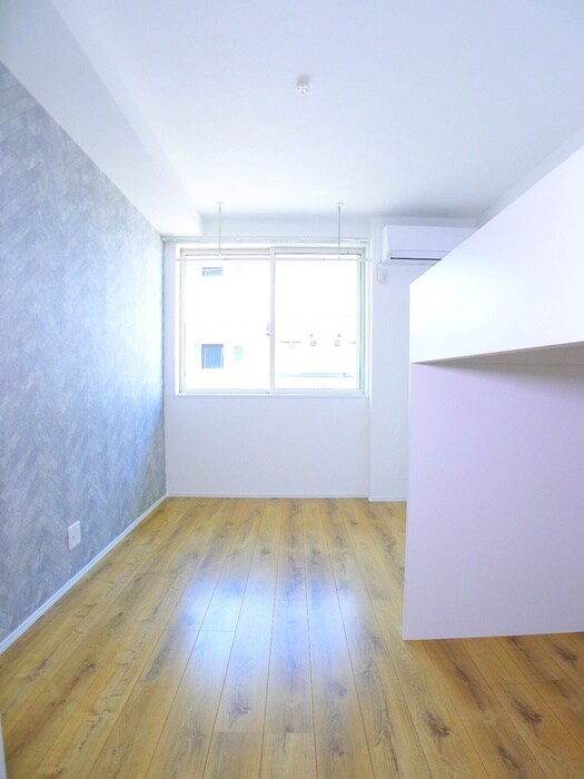 物件内観写真7　(室内からの展望)