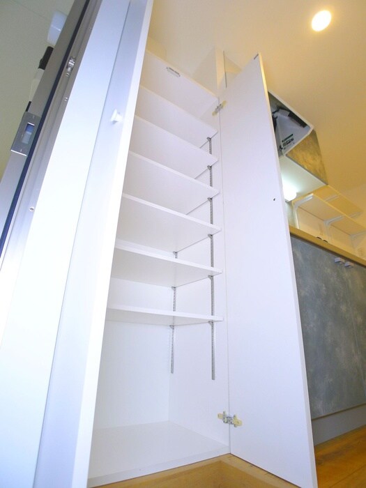 物件内観写真18　(靴箱)