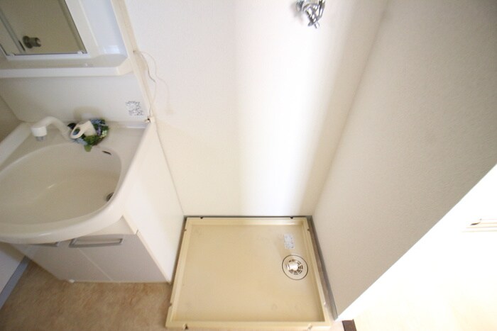 物件内観写真13　(洗濯機置場)