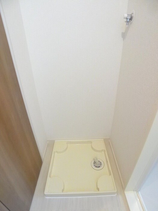 物件内観写真17　(洗濯機置場)