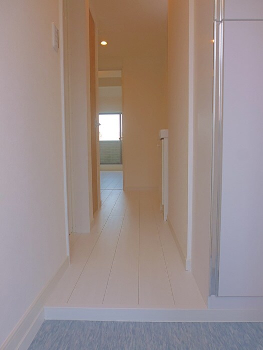 物件内観写真14　(玄関)