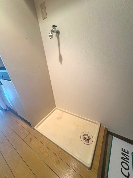 物件内観写真8　(洗濯機置場)