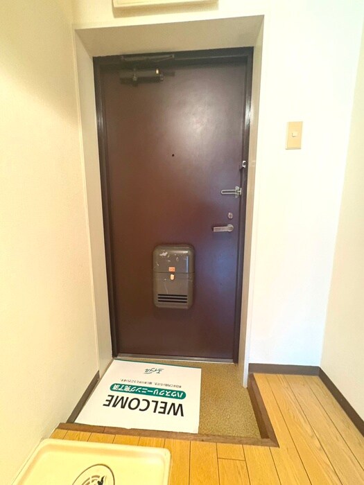 物件内観写真13　(玄関)