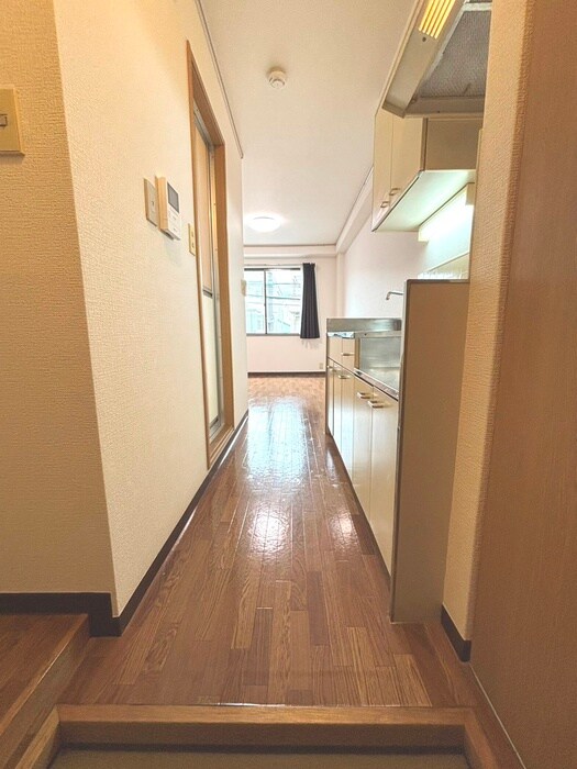 物件内観写真13　(廊下)