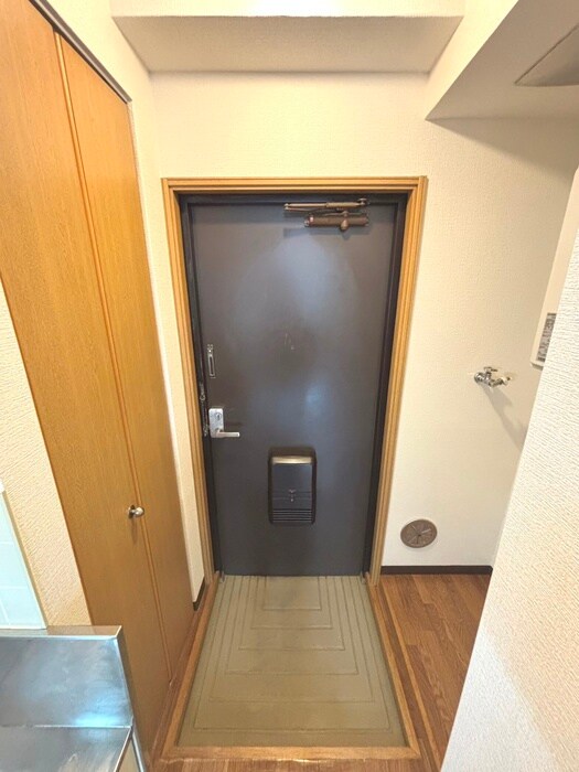 物件内観写真14　(玄関)