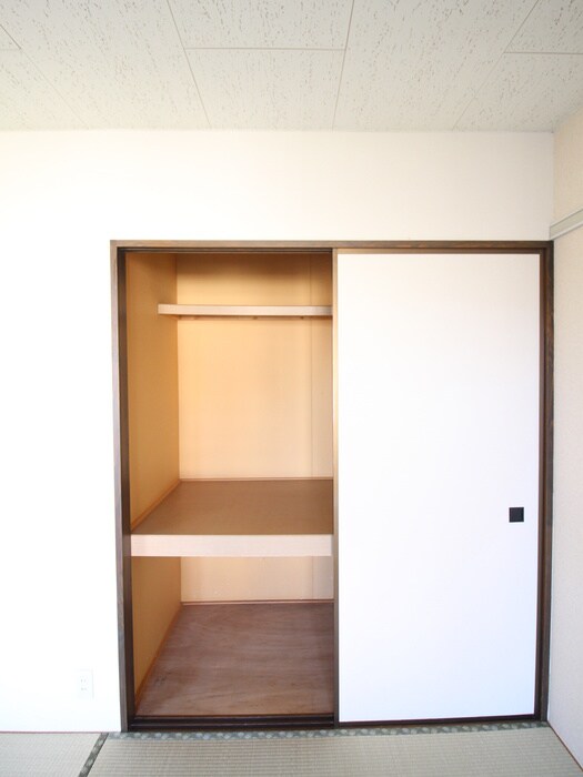 物件内観写真15　(収納)