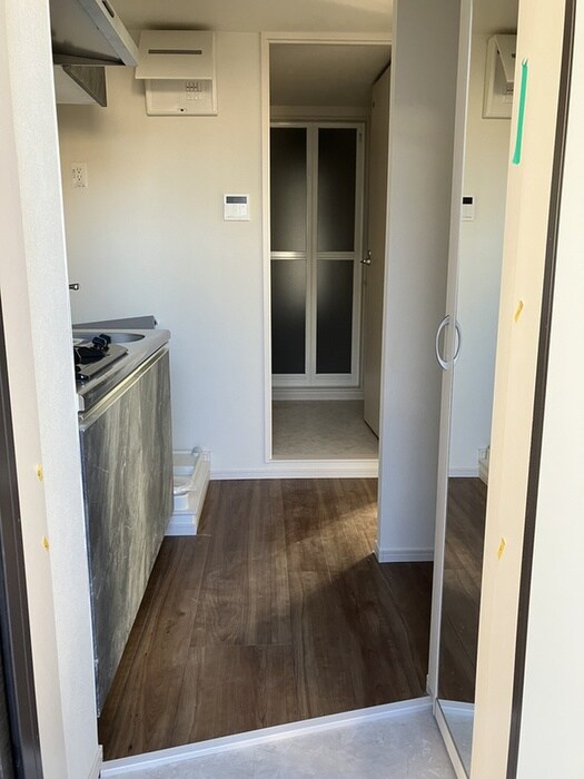 物件内観写真7　(玄関)