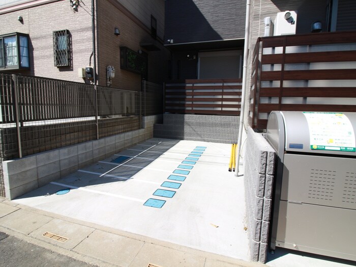 物件外観写真3　(駐輪場)