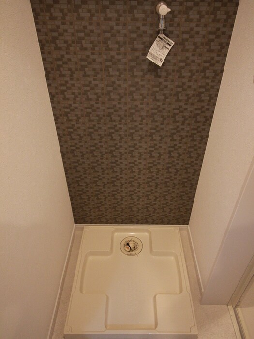 物件内観写真13　(洗濯機置場)