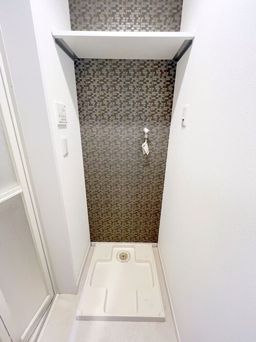 物件内観写真13　(洗濯機置場)