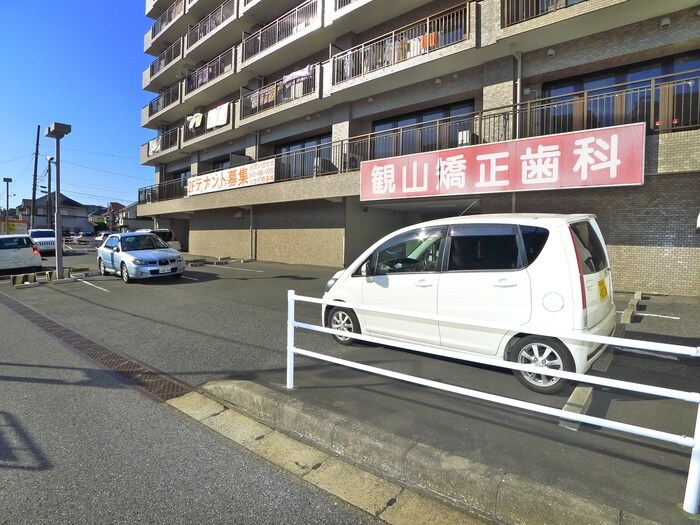 物件外観写真3　(駐車場)