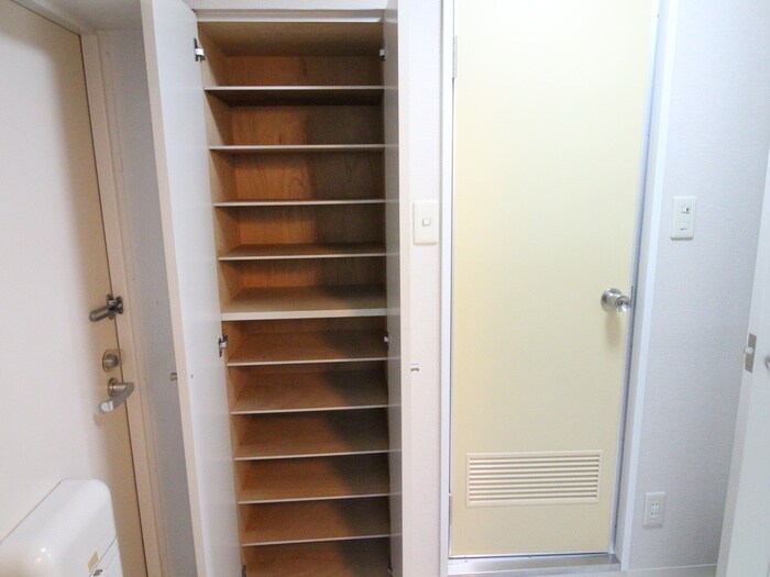 物件内観写真18　(靴箱)