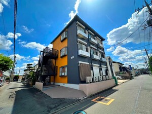 エニ－ズフラット外観写真
