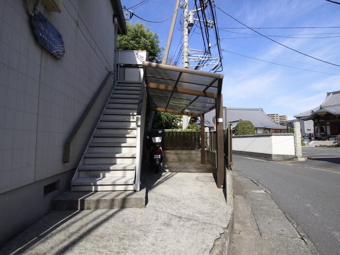 物件外観写真2　(駐輪場)