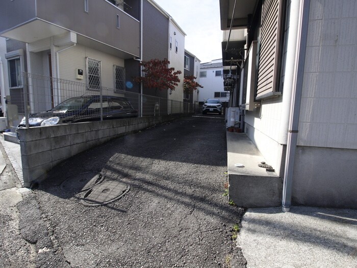 物件外観写真6　(駐車場)