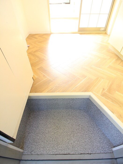 物件内観写真14　(玄関)