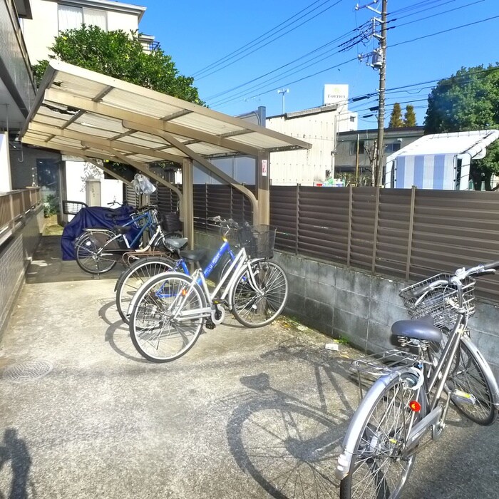 物件外観写真2　(駐輪場)