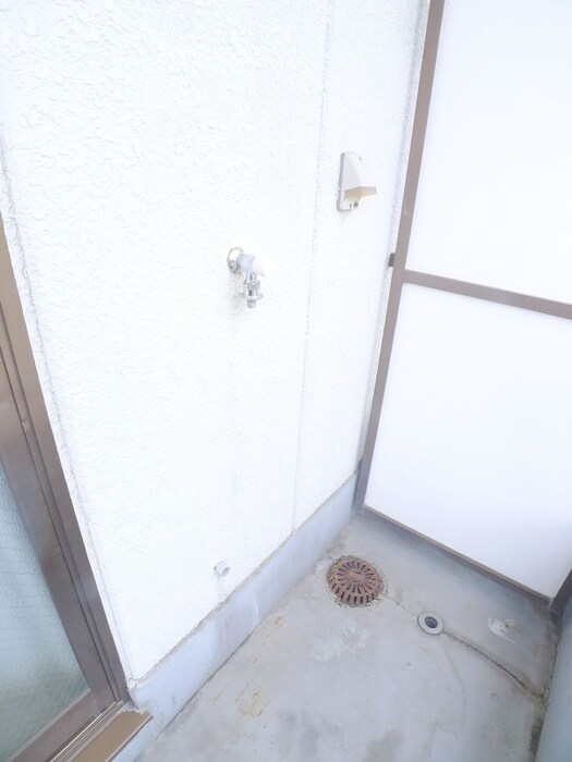 物件内観写真16　(洗濯機置場)