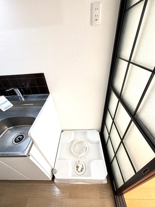 物件内観写真15　(洗濯機置場)