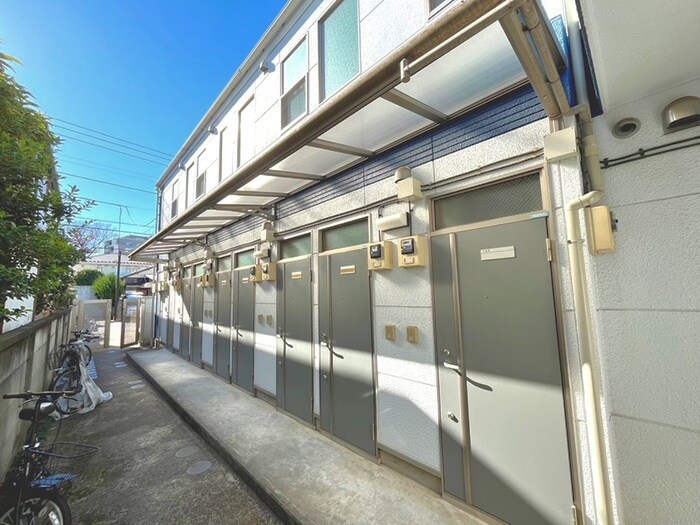 物件外観写真3　(エントランス部分)