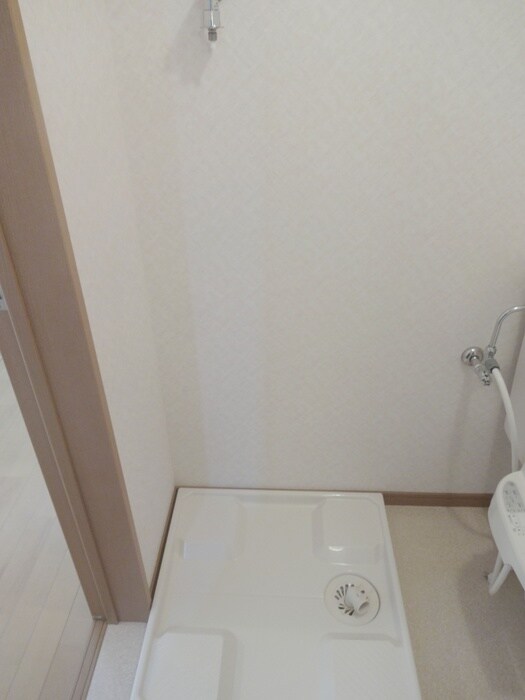 物件内観写真11　(洗濯機置場)