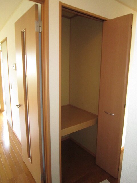 物件内観写真13　(収納)