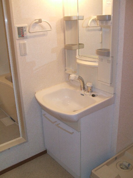 物件内観写真8　(洗面)