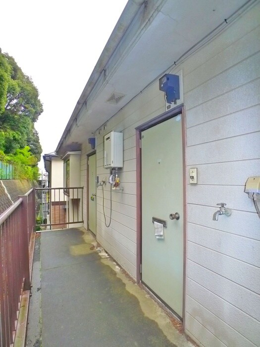 物件外観写真6　(エントランス部分)