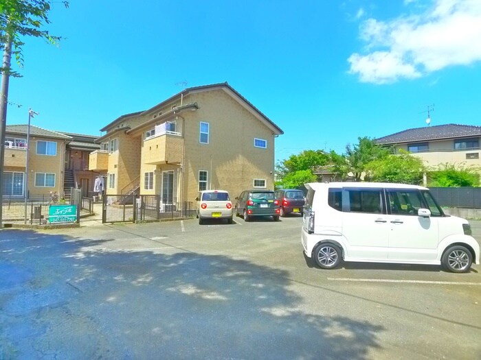 物件外観写真3　(駐車場)