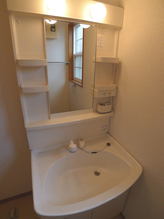 物件内観写真15　(洗面)