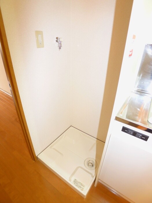 物件内観写真15　(洗濯機置場)