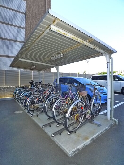 物件外観写真5　(駐輪場)