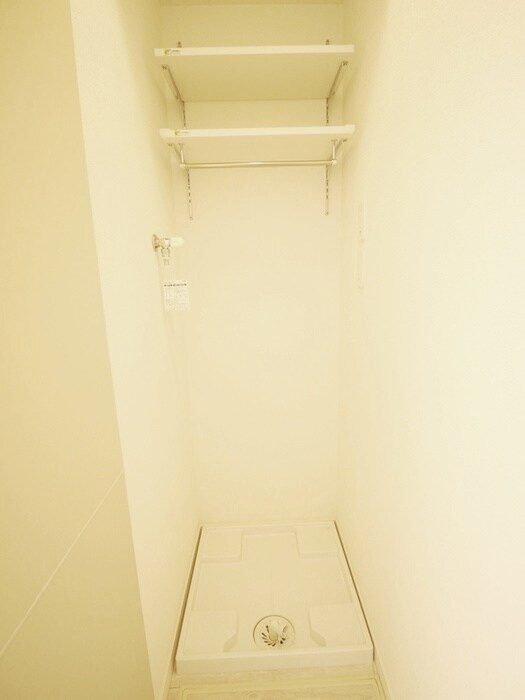 物件内観写真15　(洗濯機置場)