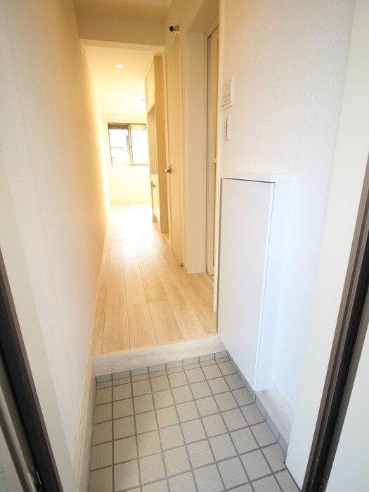 物件内観写真16　(玄関)