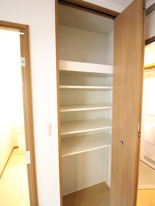 物件内観写真14　(収納)