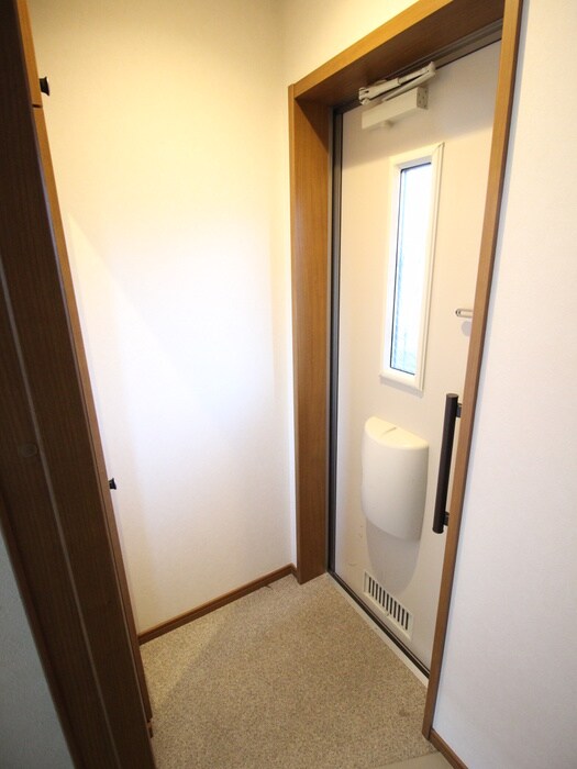 物件内観写真15　(玄関)