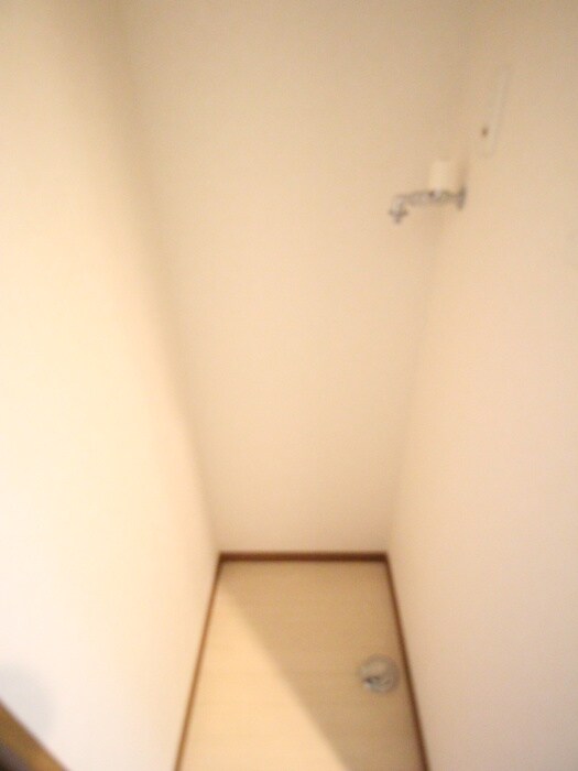 物件内観写真16　(洗濯機置場)