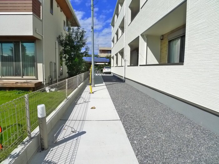 物件外観写真4　(駐輪場)