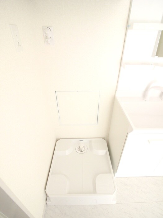 物件内観写真13　(洗濯機置場)