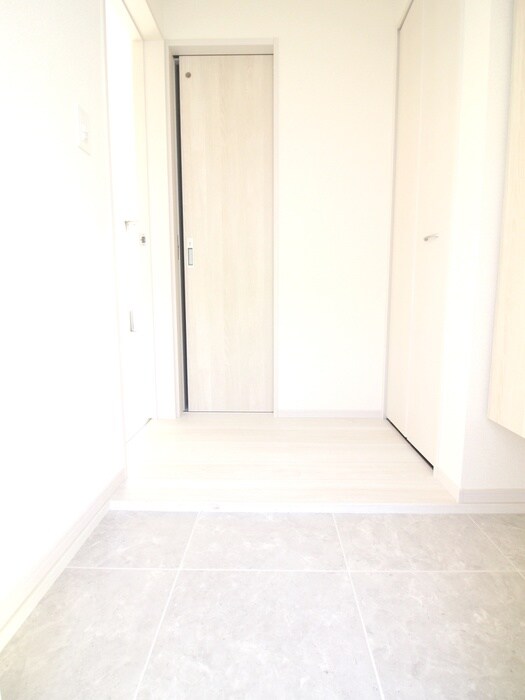 物件内観写真17　(廊下)