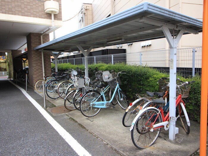 物件外観写真3　(駐輪場)