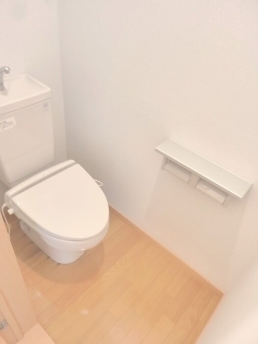 物件内観写真14　(トイレ)