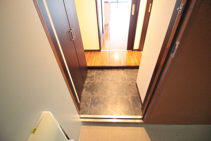 物件内観写真15　(玄関)