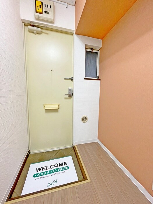 物件内観写真16　(玄関)