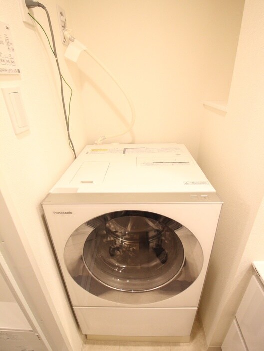 物件内観写真12　(洗濯機置場)