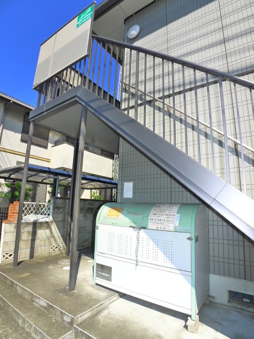 物件外観写真4　(エントランス部分)