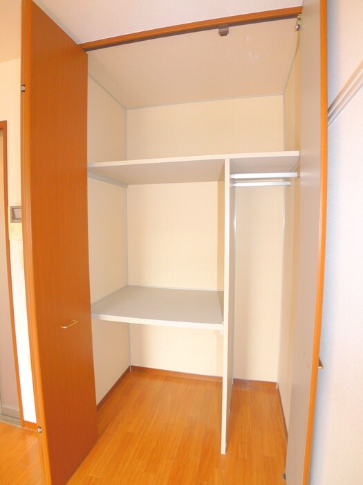 物件内観写真12　(収納)