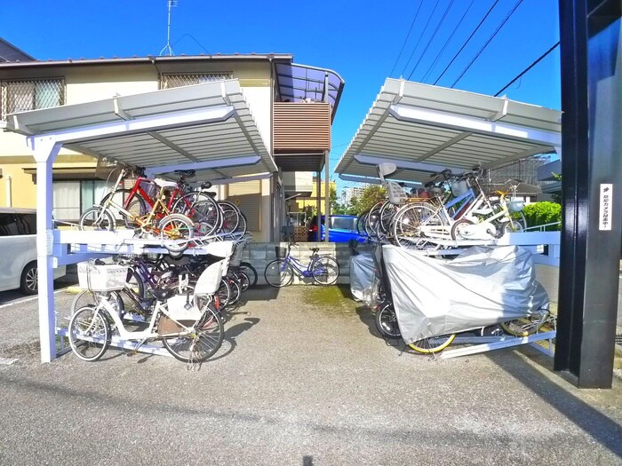 物件外観写真5　(駐輪場)