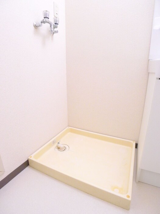 物件内観写真13　(洗濯機置場)