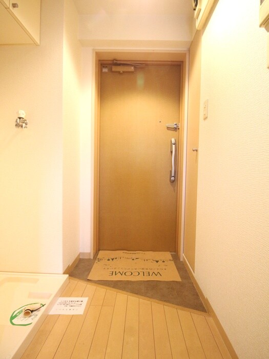 物件内観写真18　(玄関)